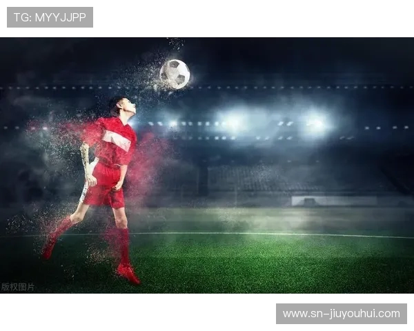 《足球后腰在绿茵场上的隐形力量与智慧较量》